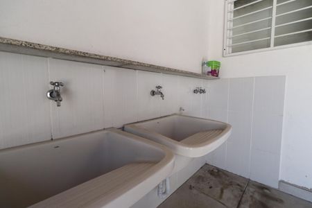 Casa à venda com 210m², 2 quartos e 4 vagasÁrea de Serviço