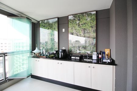 Varanda de apartamento à venda com 2 quartos, 109m² em Vila Nova Conceição, São Paulo