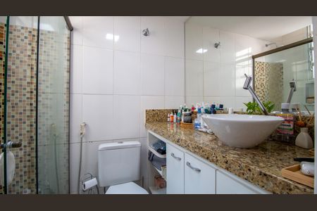 Apartamento à venda com 72m², 2 quartos e 1 vagaBanheiro Suite 2