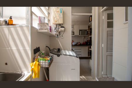 Apartamento à venda com 72m², 2 quartos e 1 vagaÁrea de Serviço