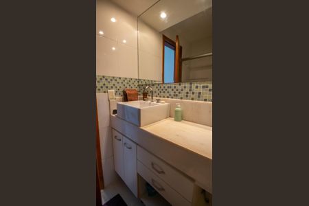 Apartamento à venda com 72m², 2 quartos e 1 vagaBanheiro Suite 1