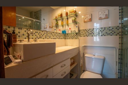 Apartamento à venda com 72m², 2 quartos e 1 vagaBanheiro Suite 1