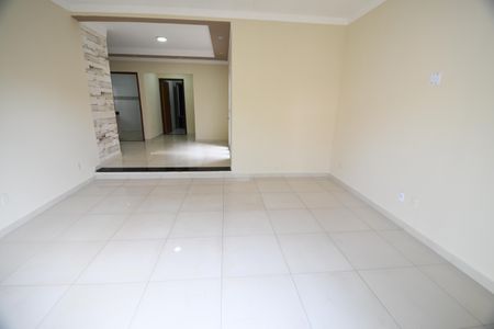 Casa para alugar com 170m², 3 quartos e 4 vagasSala