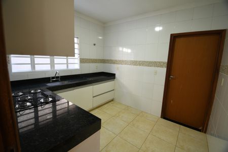 Casa para alugar com 170m², 3 quartos e 4 vagasCozinha