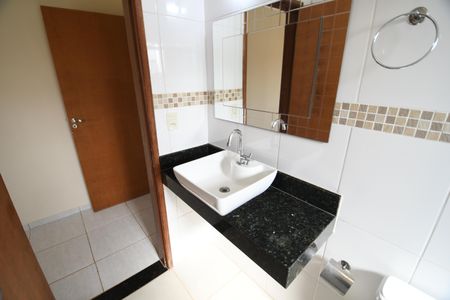 Casa para alugar com 170m², 3 quartos e 4 vagasBanheiro Suíte 2