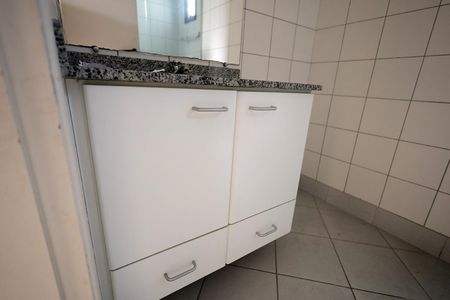 Apartamento à venda com 80m², 3 quartos e 1 vaga Apartamento à venda com 80m², 3 quartos e 1 vagaBanheiro Suíte