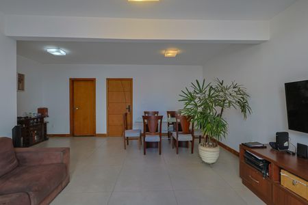 Apartamento à venda com 250m², 3 quartos e 2 vagasSala