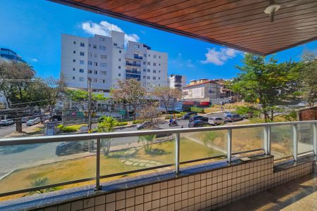 Apartamento à venda com 250m², 3 quartos e 2 vagasÁrea comum - Salão de festas