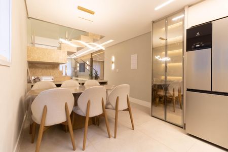 Casa à venda com 125m², 2 quartos e 2 vagas Casa à venda com 125m², 2 quartos e 2 vagasCozinha