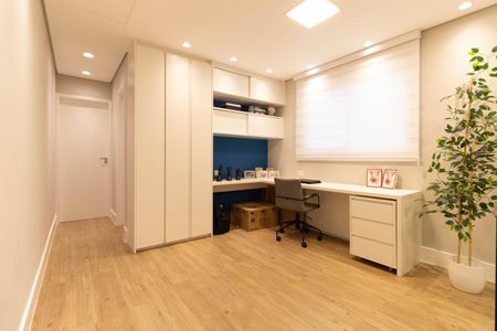 Casa à venda com 125m², 2 quartos e 2 vagas Casa à venda com 125m², 2 quartos e 2 vagasEscritório