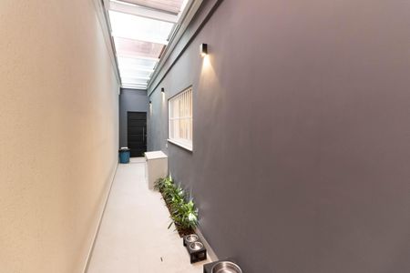 Casa à venda com 125m², 2 quartos e 2 vagas Casa à venda com 125m², 2 quartos e 2 vagasCorredor Lateral