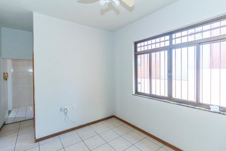 Sala de casa para alugar com 3 quartos, 126m² em Vila Valqueire, Rio de Janeiro