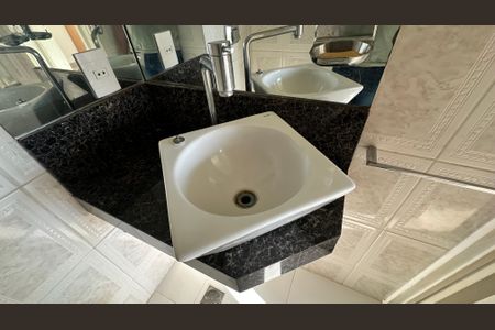 Apartamento à venda com 58m², 2 quartos e 1 vagaBanheiro Social