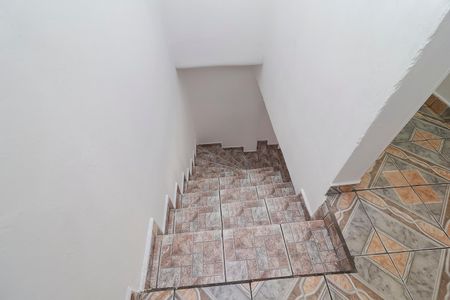 Casa para alugar com 110m², 2 quartos e 4 vagas Casa para alugar com 110m², 2 quartos e 4 vagasEscada