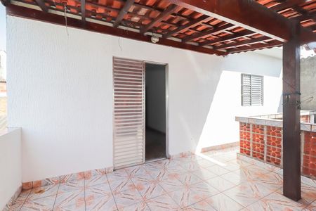 Casa para alugar com 110m², 2 quartos e 4 vagas Casa para alugar com 110m², 2 quartos e 4 vagasVaranda do Quarto 1