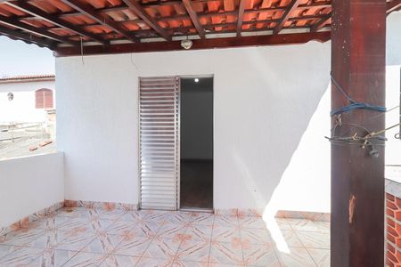 Casa para alugar com 110m², 2 quartos e 4 vagas Casa para alugar com 110m², 2 quartos e 4 vagasVaranda do Quarto 1