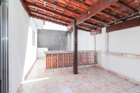 Casa para alugar com 110m², 2 quartos e 4 vagas Casa para alugar com 110m², 2 quartos e 4 vagasVaranda do Quarto 1