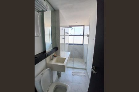 Banheiro Social de kitnet/studio para alugar com 1 quarto, 28m² em Bairro da Liberdade, São Paulo