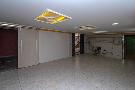 Casa à venda com 250m², 3 quartos e 4 vagasÁrea comum - Salão de festas