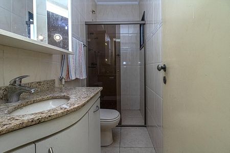 Casa à venda com 250m², 3 quartos e 4 vagasBanheiro da Suíte 2