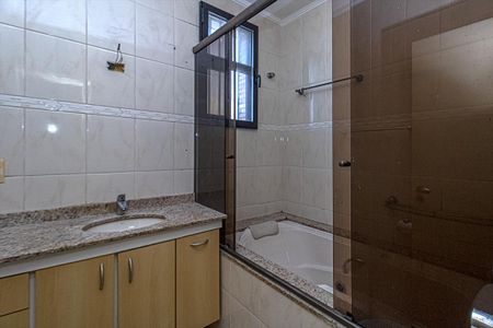 Casa à venda com 250m², 3 quartos e 4 vagasBanheiro da Suíte 3