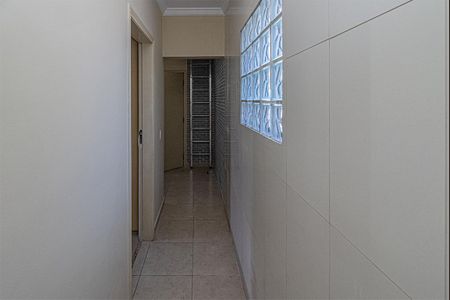 Casa à venda com 250m², 3 quartos e 4 vagasCorredor