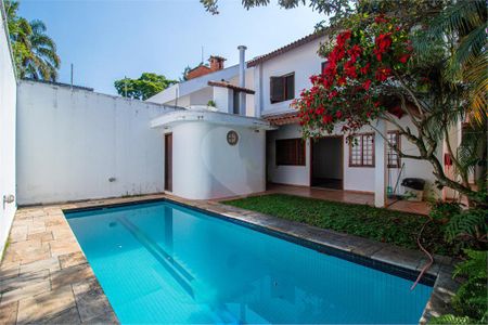 Casa à venda com 214m², 3 quartos e 4 vagas