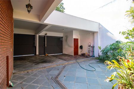 Casa à venda com 214m², 3 quartos e 4 vagas