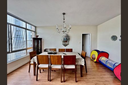 Apartamento à venda com 4 quartos, 211m² em Icaraí, Niterói