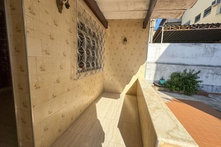 Varanda de casa para alugar com 2 quartos, 200m² em Parque Pauliceia, Duque de Caxias
