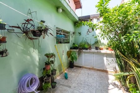 Casa à venda com 142m², 3 quartos e 2 vagas Casa à venda com 142m², 3 quartos e 2 vagasQuintal