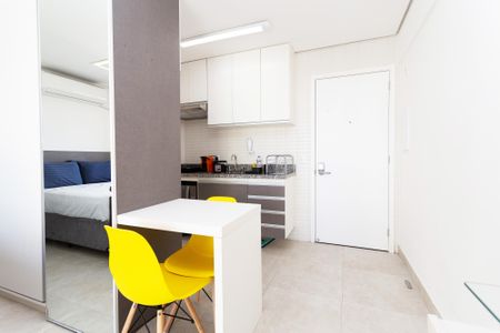 Studio à venda com 32m², 1 quarto e 1 vaga Studio à venda com 32m², 1 quarto e 1 vagaStudio