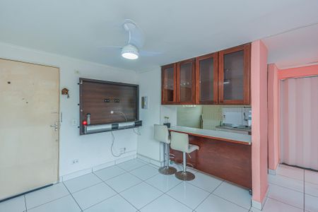 Sala de apartamento para alugar com 2 quartos, 40m² em Guarapiranga, São Paulo