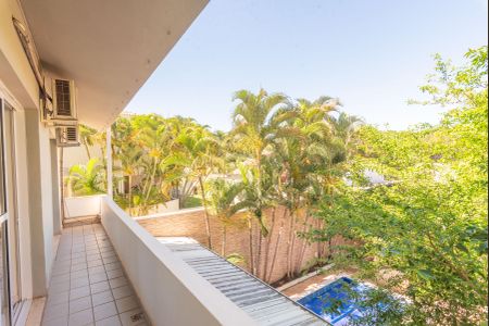 Casa de condomínio à venda com 380m², 3 quartos e 2 vagas Casa de condomínio à venda com 380m², 3 quartos e 2 vagasVista do Quarto 2