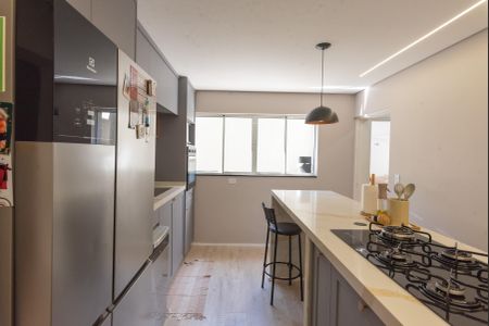 Casa de condomínio à venda com 380m², 3 quartos e 2 vagas Casa de condomínio à venda com 380m², 3 quartos e 2 vagasCozinha