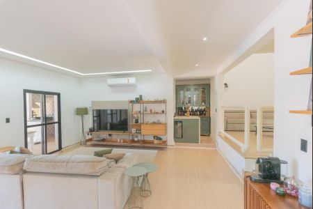 Casa de condomínio à venda com 380m², 3 quartos e 2 vagas Casa de condomínio à venda com 380m², 3 quartos e 2 vagasSala