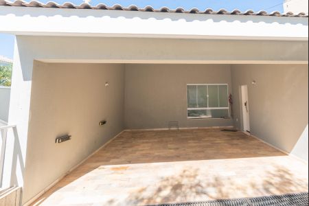 Casa de condomínio à venda com 380m², 3 quartos e 2 vagas Casa de condomínio à venda com 380m², 3 quartos e 2 vagasGaragem
