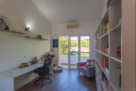 Casa de condomínio à venda com 380m², 3 quartos e 2 vagas Casa de condomínio à venda com 380m², 3 quartos e 2 vagasQuarto 1