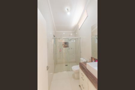 Casa de condomínio à venda com 380m², 3 quartos e 2 vagas Casa de condomínio à venda com 380m², 3 quartos e 2 vagasBanheiro