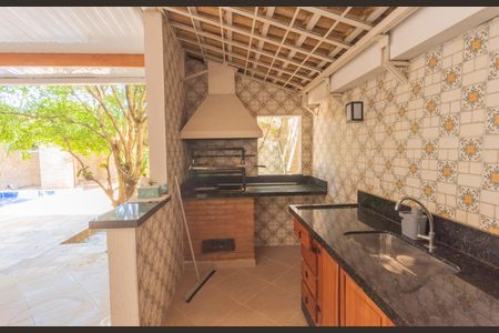 Casa de condomínio à venda com 380m², 3 quartos e 2 vagas Casa de condomínio à venda com 380m², 3 quartos e 2 vagasEspaço Gourmet