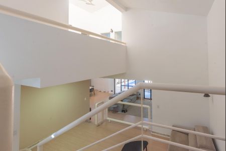 Casa de condomínio à venda com 380m², 3 quartos e 2 vagas Casa de condomínio à venda com 380m², 3 quartos e 2 vagasSala