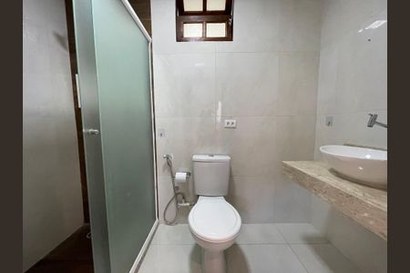 Apartamento à venda com 79m², 2 quartos e 1 vaga Apartamento à venda com 79m², 2 quartos e 1 vagaBanheiro
