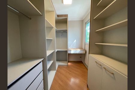 Apartamento à venda com 79m², 2 quartos e 1 vaga Apartamento à venda com 79m², 2 quartos e 1 vagaCloset do quarto 1