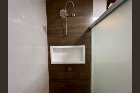Apartamento à venda com 79m², 2 quartos e 1 vaga Apartamento à venda com 79m², 2 quartos e 1 vagaBanheiro