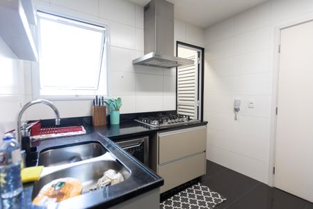 Apartamento à venda com 131m², 3 quartos e 3 vagas Apartamento à venda com 131m², 3 quartos e 3 vagasCozinha