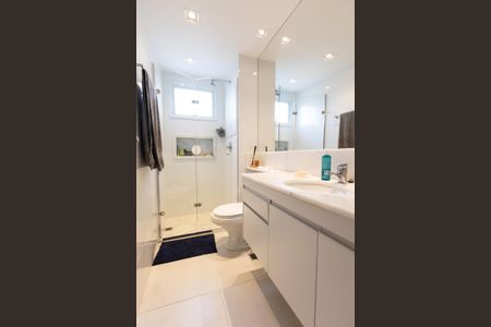 Apartamento à venda com 131m², 3 quartos e 3 vagas Apartamento à venda com 131m², 3 quartos e 3 vagasBanheiro da Suíte 2