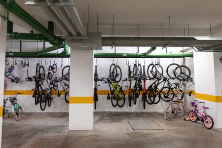 Apartamento à venda com 131m², 3 quartos e 3 vagas Apartamento à venda com 131m², 3 quartos e 3 vagasBicicletário