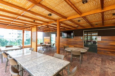 Apartamento à venda com 131m², 3 quartos e 3 vagas Apartamento à venda com 131m², 3 quartos e 3 vagasÁrea comum - Mini Mercado