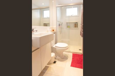 Apartamento à venda com 131m², 3 quartos e 3 vagas Apartamento à venda com 131m², 3 quartos e 3 vagasBanheiro da Suíte 1