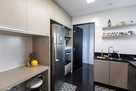 Apartamento à venda com 131m², 3 quartos e 3 vagas Apartamento à venda com 131m², 3 quartos e 3 vagasCozinha